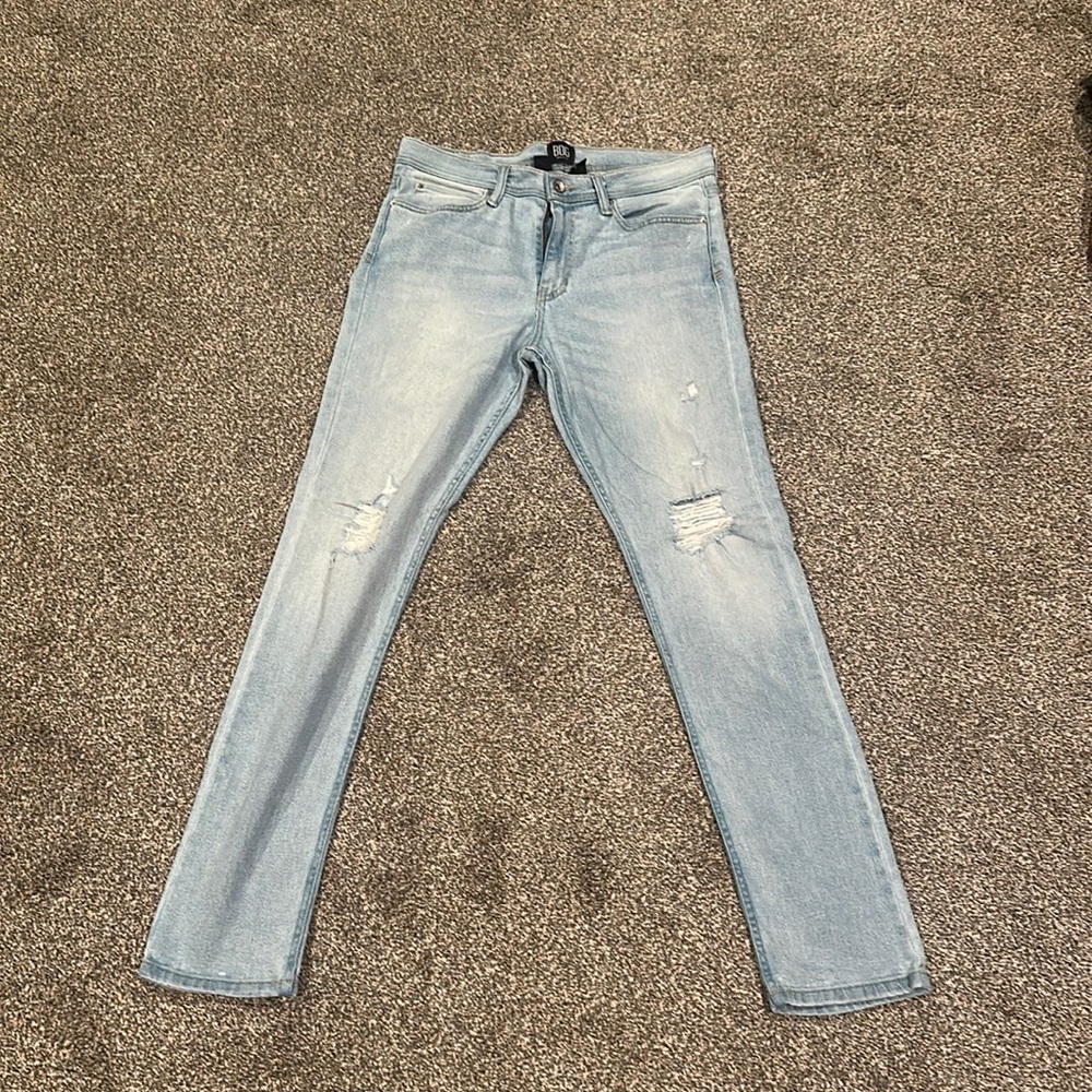 Distressed denim skinny fit